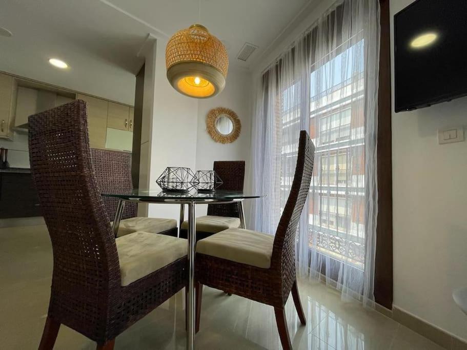 דירות Piso Centro Elche Junto Basilica מראה חיצוני תמונה
